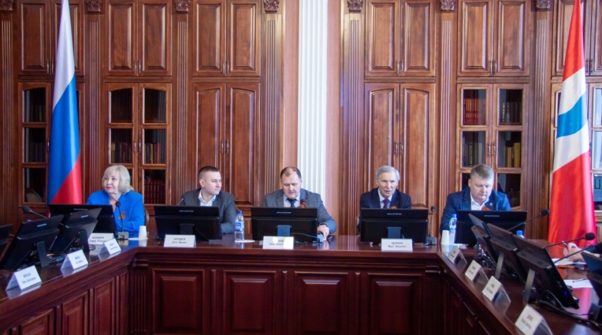 В Омской области депутаты Законодательного Собрания принимают меры по защите здоровья детей В Омской области депутаты Законодательного Собрания принимают меры по защите здоровья детей