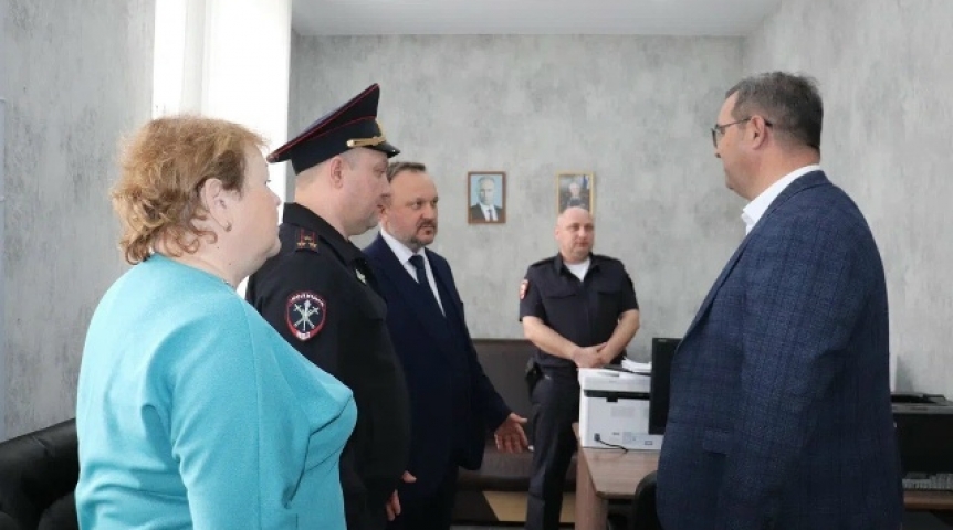 Геннадий Долматов сообщил об обновлении пункта полиции в Троицком Геннадий Долматов сообщил об обновлении пункта полиции в Троицком