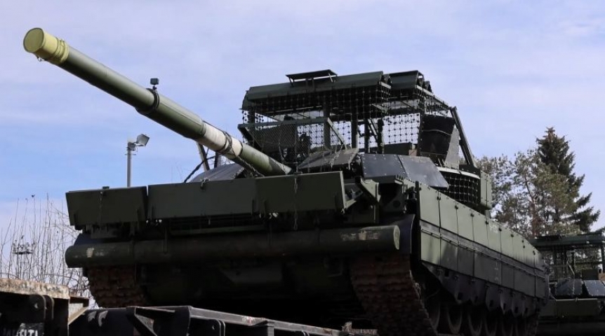 Общество Омский завод отправил военным новую партию танков