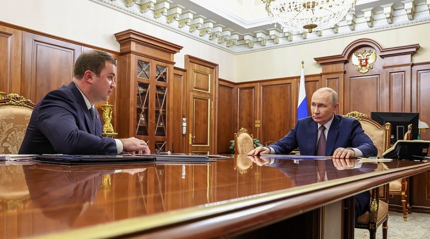 Президент РФ Владимир Путин встретился с губернатором Омской области Президент РФ Владимир Путин встретился с губернатором Омской области