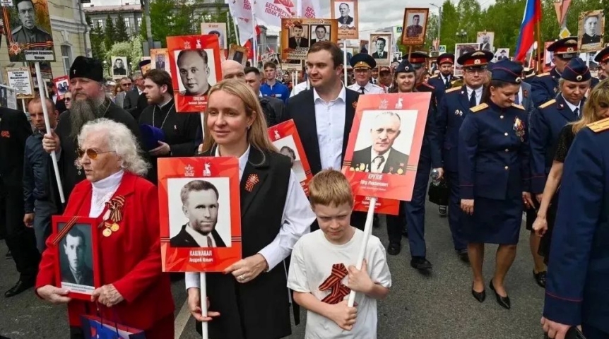 Власть Хоценко: «Бессмертный полк» объединил почти 100 тысяч омичей