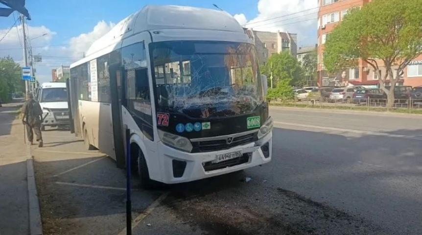 Происшествия в Омске Пять пассажиров пострадали при столкновении двух автобусов в Омске