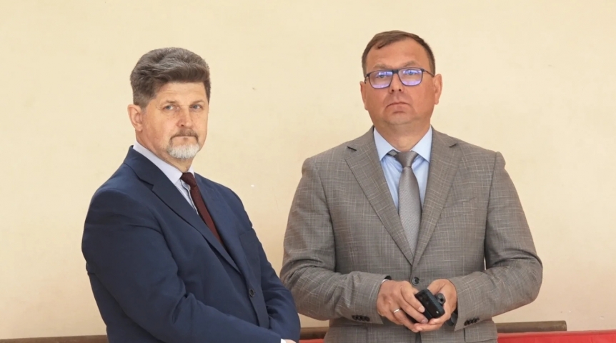 Новости спорта Дмитрий Сахань с общественниками помогли омской СОШ № 120 со спортинвентарем