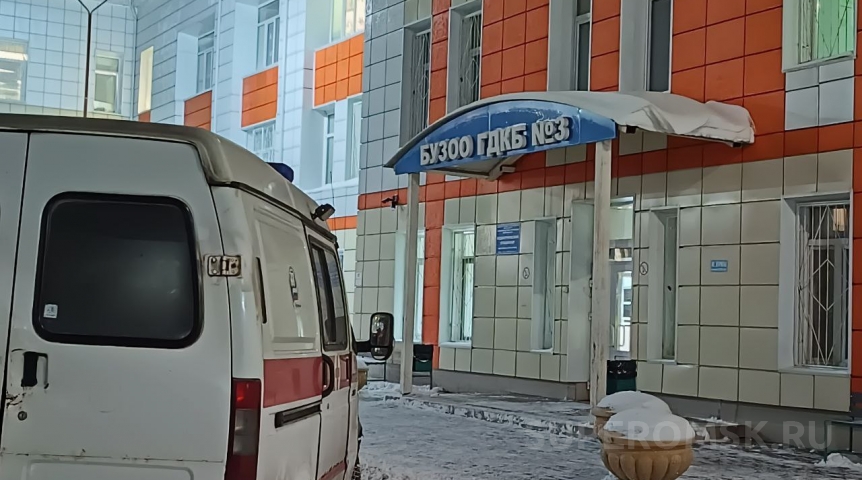 Под окнами в Омске нашли полуживого полуторагодовалого ребенка Под окнами в Омске нашли полуживого полуторагодовалого ребенка