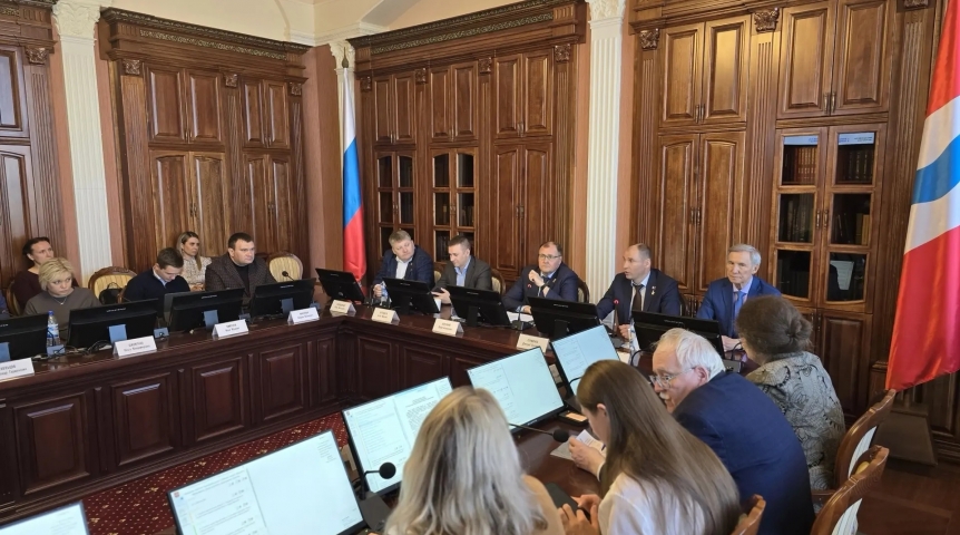 Власть Депутаты Заксобрания поддержали дополнения в омский закон о патриотическом воспитании