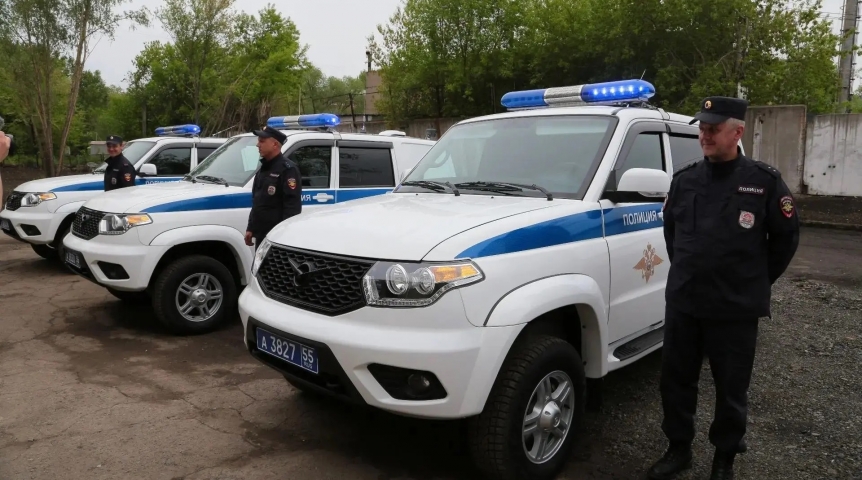 На открытии пункта ППС в Омске приехал автозак На открытии пункта ППС в Омске приехал автозак