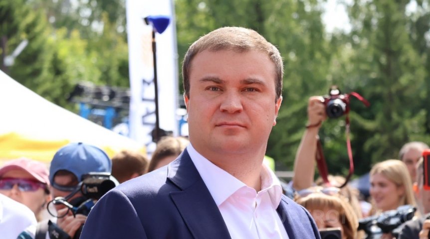 Хоценко высказался по ситуации с топливом в Омской области Хоценко высказался по ситуации с топливом в Омской области