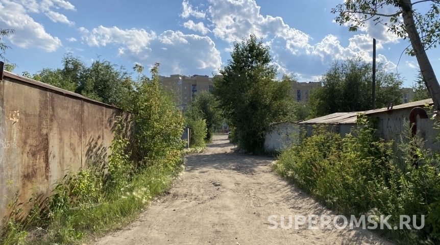 Общество В Омске снесли четыре нелегальных гаража