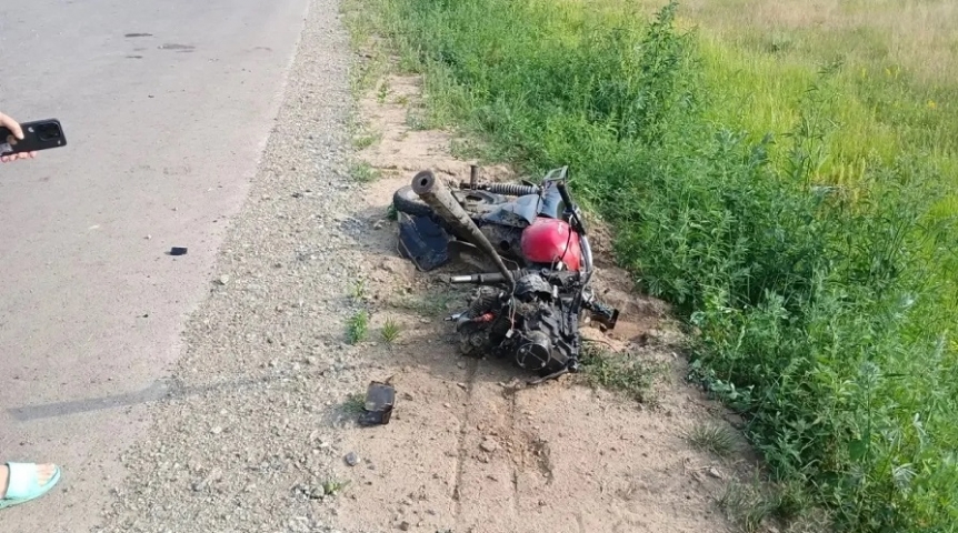 В Омской области подросток насмерть разбился за рулем В Омской области подросток насмерть разбился за рулем