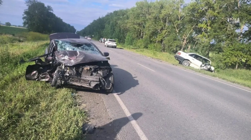 Попадание на «встречку» под Омском стоило автомобилисту жизни Попадание на «встречку» под Омском стоило автомобилисту жизни