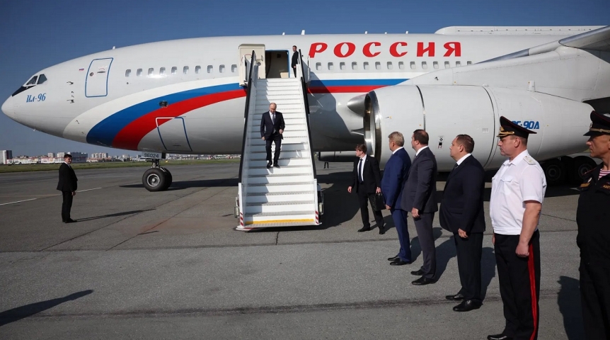 Новости политики Президент Путин выступил на заседании форума России и Казахстана в Омске