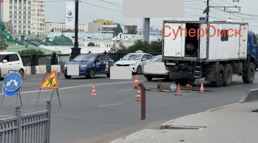 Город Ремонт Комсомольского моста в Омске привел к затору