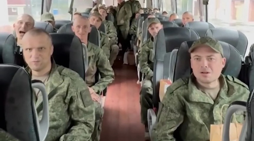 Минобороны заявило о возвращении из украинского плена 103 российских военных Минобороны заявило о возвращении из украинского плена 103 российских военных