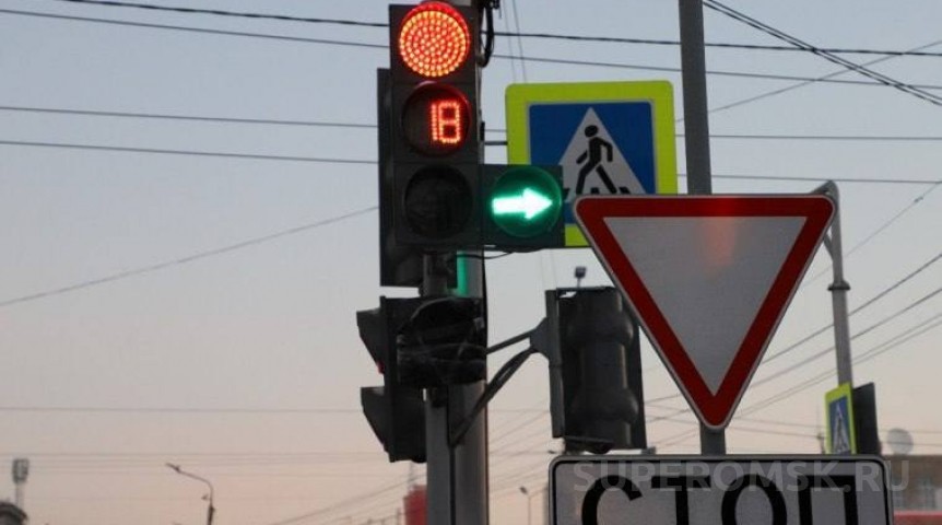 В Омске запретили проезд прямо по улице Леонова В Омске запретили проезд прямо по улице Леонова