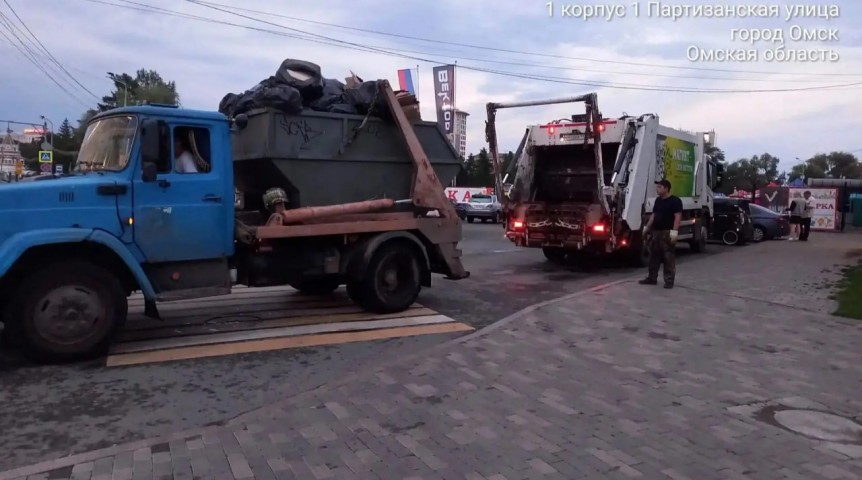 Омичи стали больше мусорить на День города Омичи стали больше мусорить на День города