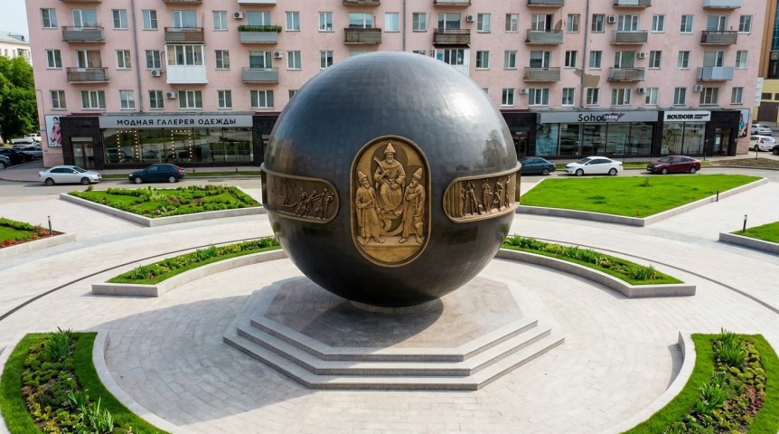 Город Бронзовые горельефы для обновленного шара «Держава» отлиты в Екатеринбурге