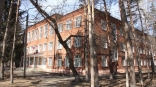 В Омске нашли богатого покровителя для проблемной школы В Омске нашли богатого покровителя для проблемной школы