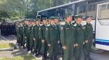 В Омске под песни и танцы проводили призывников на службу В Омске под песни и танцы проводили призывников на службу