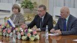 Омские власти планируют поставлять в Узбекистан картофель и сельхозтехнику взамен стройматериалов и овощей Омские власти планируют поставлять в Узбекистан картофель и сельхозтехнику взамен стройматериалов и овощей