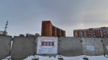 Достройку дома на улице Химиков в Омске начали с крушения стен Достройку дома на улице Химиков в Омске начали с крушения стен