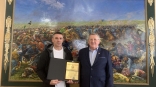 Известный омский меценат Козубенко подарил музею в Крыму историческое полотно Известный омский меценат Козубенко подарил музею в Крыму историческое полотно