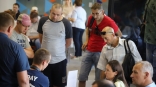 Омский завод ищет 360 сотрудников на зарплату до 100 тысяч рублей и больше