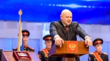 Мэр Омска Шелест призвал десантников не купаться в фонтанах в День ВДВ Мэр Омска Шелест призвал десантников не купаться в фонтанах в День ВДВ