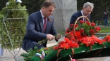 Первые лица города и области почтили память воинов-омичей Первые лица города и области почтили память воинов-омичей