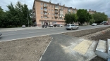 На подъеме к Ленинградскому мосту приготовили место под зебру На подъеме к Ленинградскому мосту приготовили место под зебру