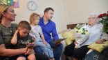 Виталий Хоценко поздравил со 100-летием омского ветерана Виталий Хоценко поздравил со 100-летием омского ветерана