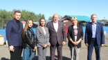 Мэр Омска Сергей Шелест подарил корм городскому приюту для животных Мэр Омска Сергей Шелест подарил корм городскому приюту для животных