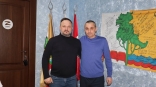 Геннадий Долматов встретился с Героем РФ из Омского района Иваном Шицем Геннадий Долматов встретился с Героем РФ из Омского района Иваном Шицем