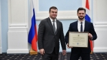 Перед Днем защитника Отечества Виталий Хоценко вручил омичам государственные награды