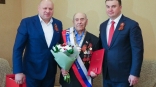 Хоценко и Шелест вручили участникам Великой Отечественной войны удостоверения «Почетный гражданин Омска» Хоценко и Шелест вручили участникам Великой Отечественной войны удостоверения «Почетный гражданин Омска»