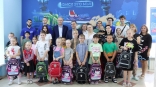 В Омске Артемов и Бережной приняли участие в акции «Собери ребенка в школу» В Омске Артемов и Бережной приняли участие в акции «Собери ребенка в школу»