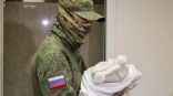 Власти Омской области встретили из роддома третьего ребенка участника СВО Власти Омской области встретили из роддома третьего ребенка участника СВО