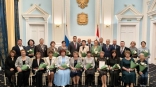 Кого из омичей Хоценко наградил перед Днем народного единства – СПИСОК Кого из омичей Хоценко наградил перед Днем народного единства – СПИСОК