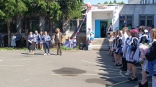 Юрий Козловский поздравил выпускников с последним звонком Юрий Козловский поздравил выпускников с последним звонком