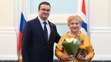 Губернатор Хоценко присвоил почетное звание омскому эксперту охраны атмосферного воздуха