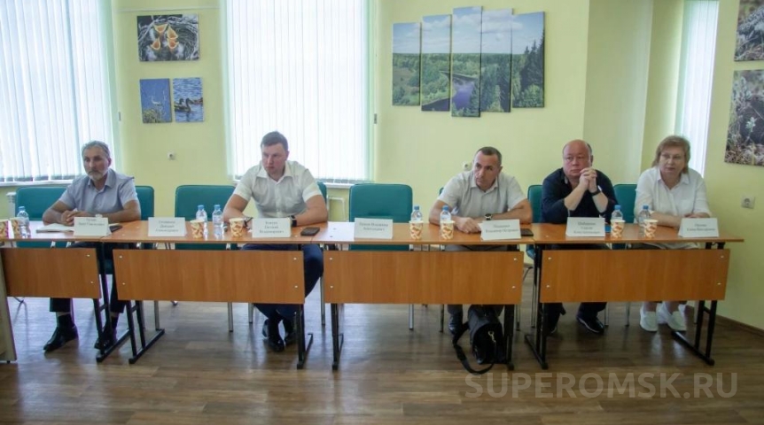 Последнее в седьмом созыве областного парламента заседание комитета по экологии прошло на свежем воздухе Последнее в седьмом созыве областного парламента заседание комитета по экологии прошло на свежем воздухе