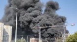 Огромный пожар на Левобережье Омска достиг тысячи квадратных метров Огромный пожар на Левобережье Омска достиг тысячи квадратных метров