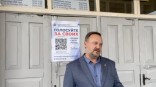 Глава Омского района Долматов сделал обращение у входа в избирательный участок Глава Омского района Долматов сделал обращение у входа в избирательный участок