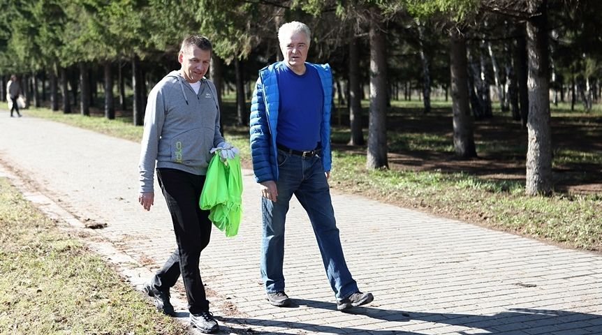 Слева - министр спорта Омской области Константин Подбельский Слева - министр спорта Омской области Константин Подбельский