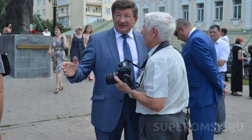 Мэр Вячеслав Двораковский был оживлен и много шутил Мэр Вячеслав Двораковский был оживлен и много шутил