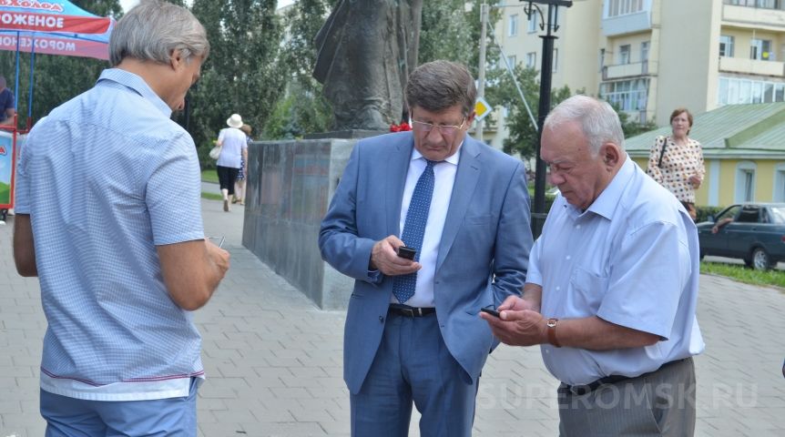 Гаджетомания среди омских политиков Гаджетомания среди омских политиков