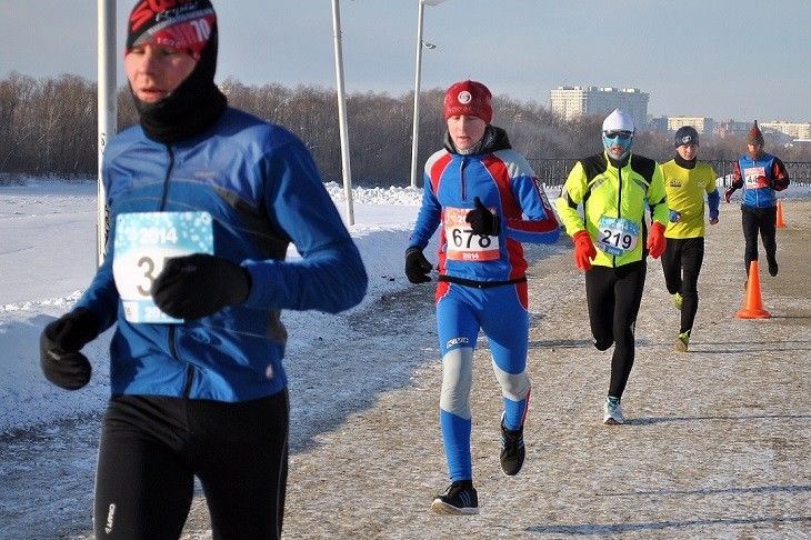 В Рождественском полумарафоне победили красноярец и омичка В Рождественском полумарафоне победили красноярец и омичка