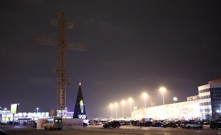 Омичам елки не наскучат до марта Омичам елки не наскучат до марта