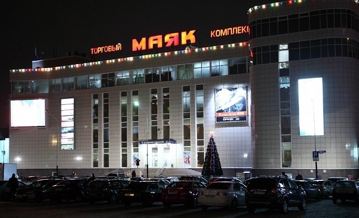 Омичам елки не наскучат до марта Омичам елки не наскучат до марта