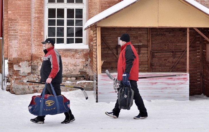 Ветераны омского хоккея «тряхнули стариной» на «Городском катке» Ветераны омского хоккея «тряхнули стариной» на «Городском катке»