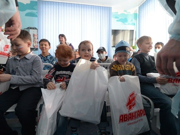 «Авангард» компенсирует поражения благотворительностью «Авангард» компенсирует поражения благотворительностью